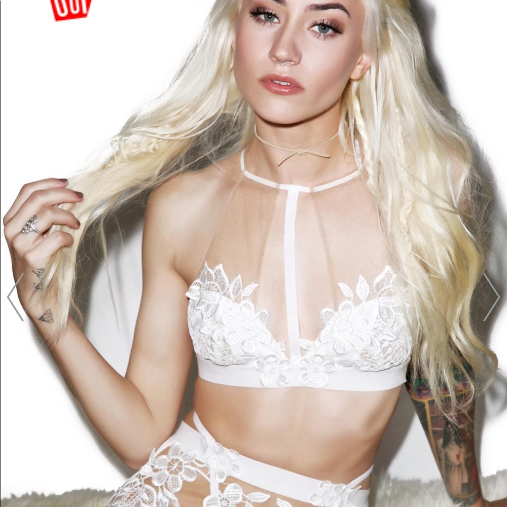 Lucia halter bra - Picture 7 of 16